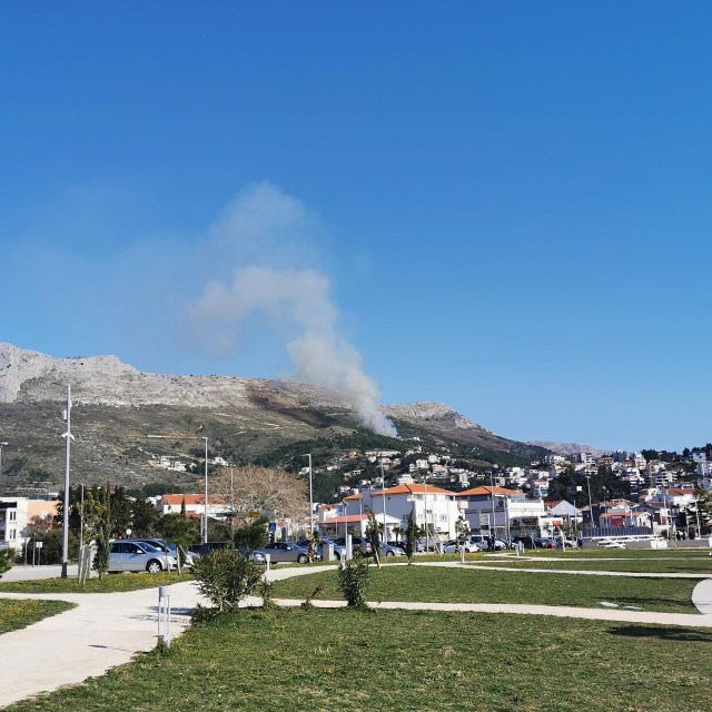 Požar iznad Strožanca