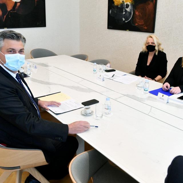 Andrej Plenković primio je predstavnice Ženske sobe, Maju Mamulu i Anamariju Drožđan-Kranjčec