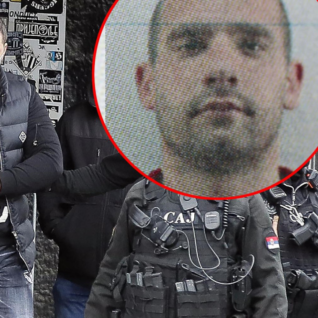 Velja Nevolja i Džoni (u krugu)