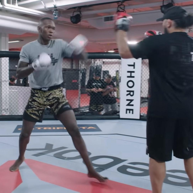 Israel Adesanya i Eugene Bareman