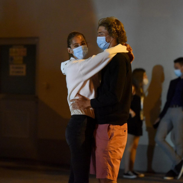 Aleksandar Zverev i djevojka Brenda Patea na testiranju na covid u Zadru nakon Adria tour turnira