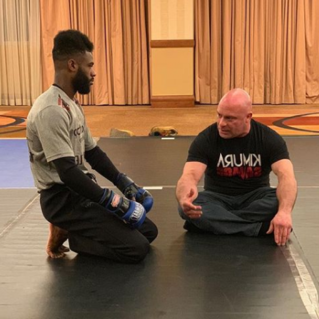 Aljamain Sterling i Matt Serra