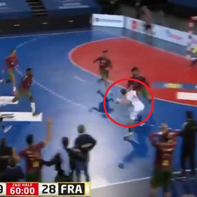 Vrijeme je isteklo, lopta je u ruci