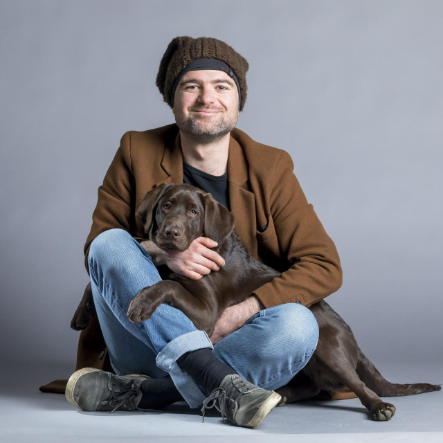 Glumac Filip Riđički sa psom