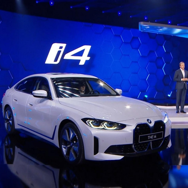 BMW i4