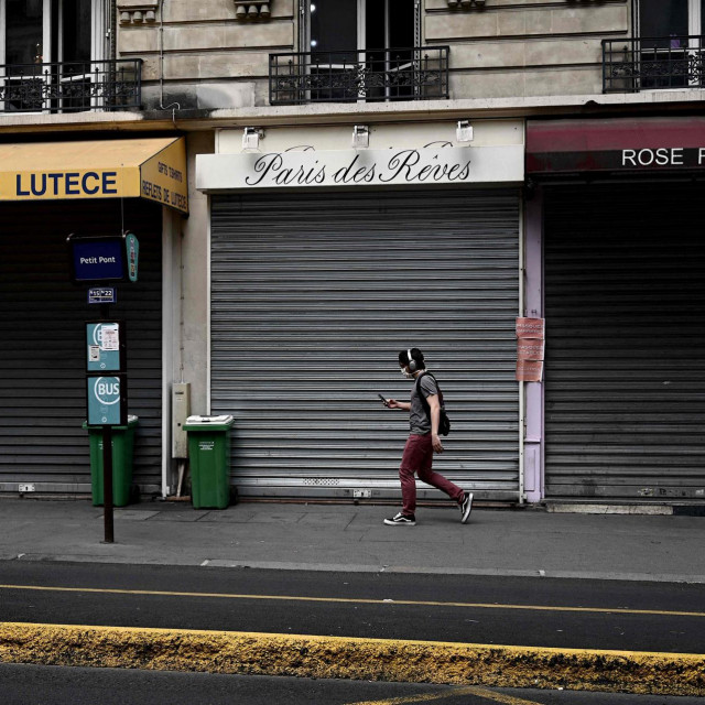 Prizor iz Pariza snimljen 15. lipnja 2020. godine