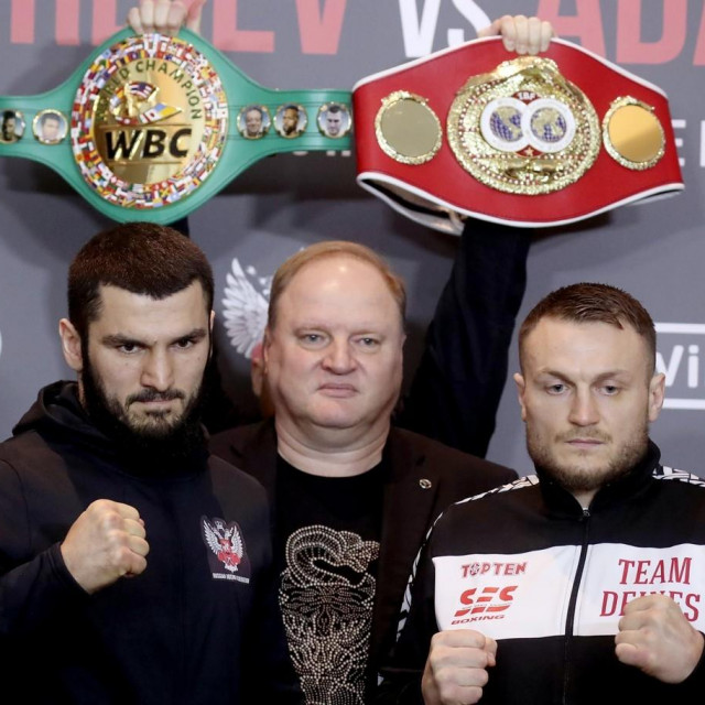 Artur Beterbiev i Adam Deines