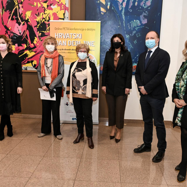 Ivana Portolan, Sonja Njunjić, Mirjana Burić Moskaljov, Sanja Musić Milanović, Davor Štimac i Antonija Balenović