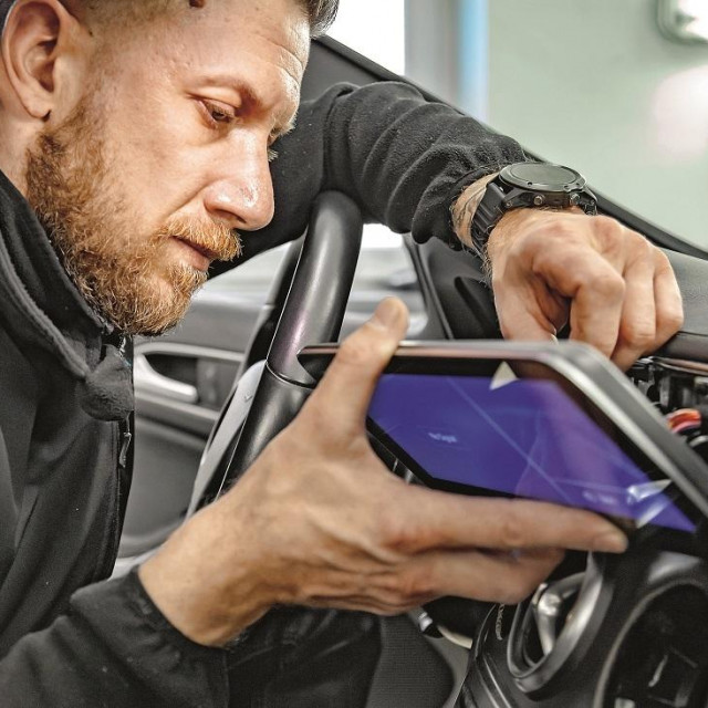 Servis ugradnja Android auto 2021.