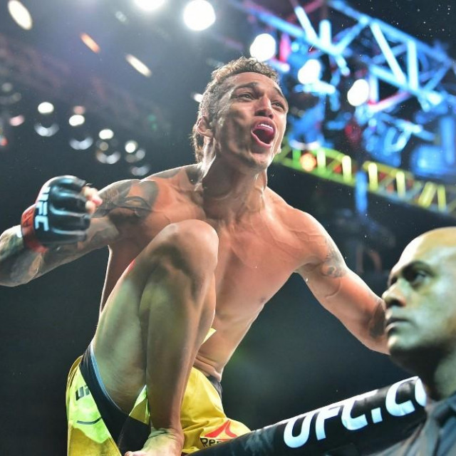 Charles Oliveira