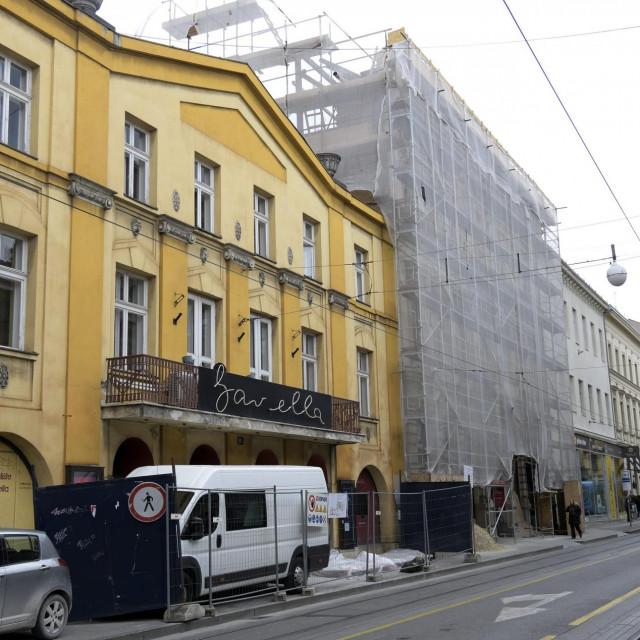 Kazaliste Gavella obnavlja se od potresa.
 