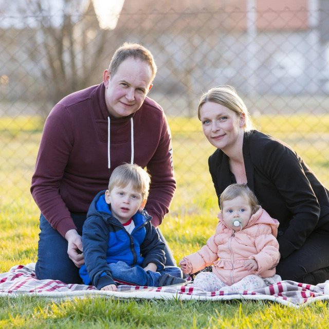 Dijana Kos sa suprugom i djecom