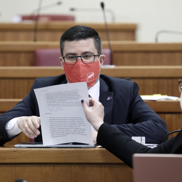 Domagoj Ajduković, Romana Nikolić