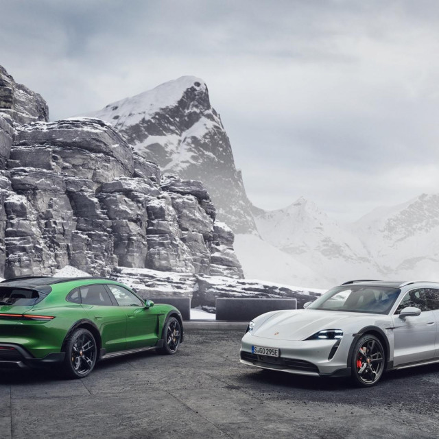 Porsche Taycan Turbo S Cross Turismo