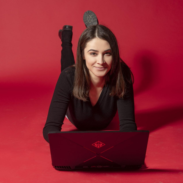 Paulina Cetina - AmeysHouse, ili skraćeno Amey
Studio Hanza Media.