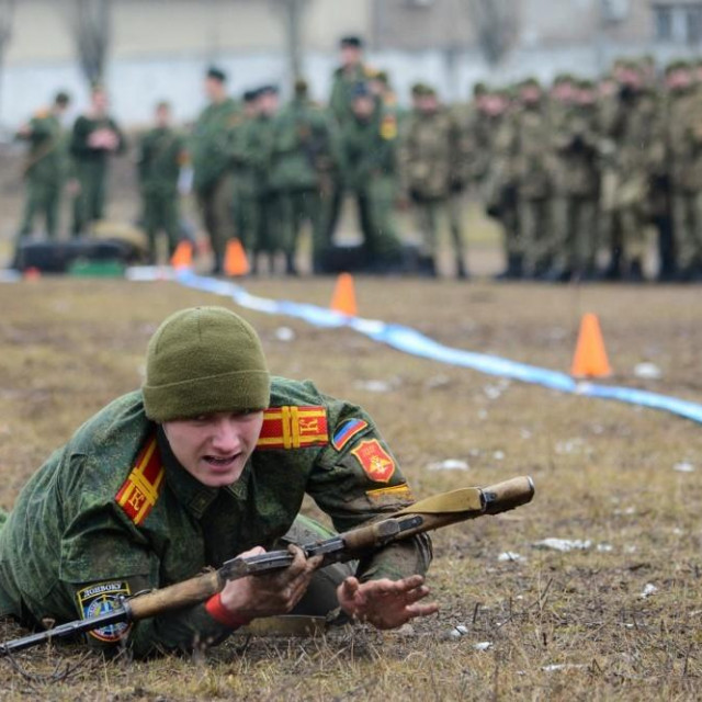 Vojni kadeti samozvane Donjecke Narodne Republike na istoku Ukrajine, arhivska fotografija
