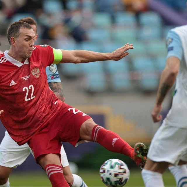 Artem Dzjuba zabija drugi gol