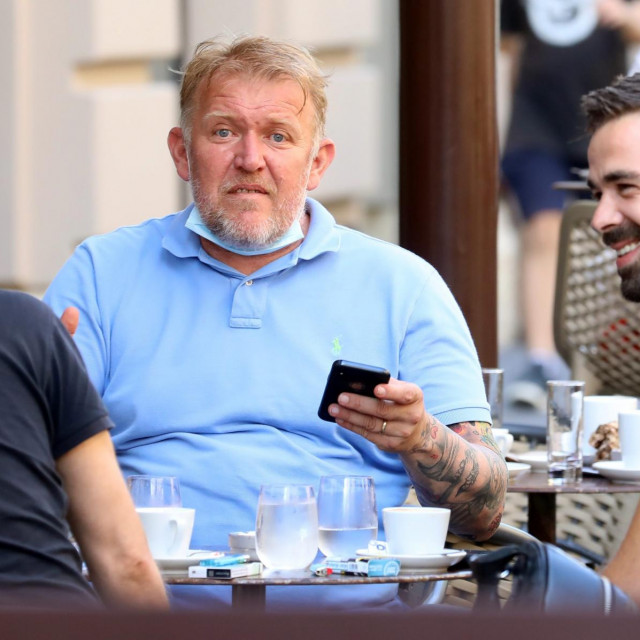 Robert Prosinečki na kavi s prijateljima snimljen lanjskog kolovoza