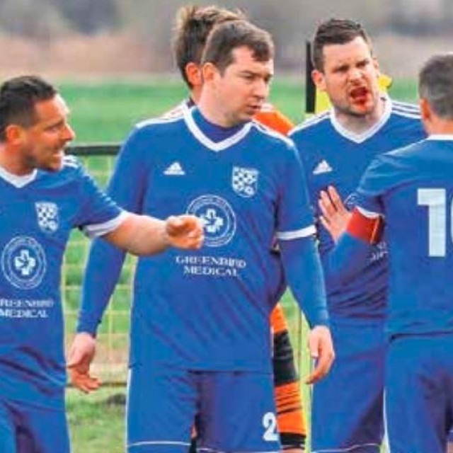 Bači je rukom u lice udario gostujućeg igrača Vjekoslava Kolara, razbio mu je pritom usnicu i potekla je krv