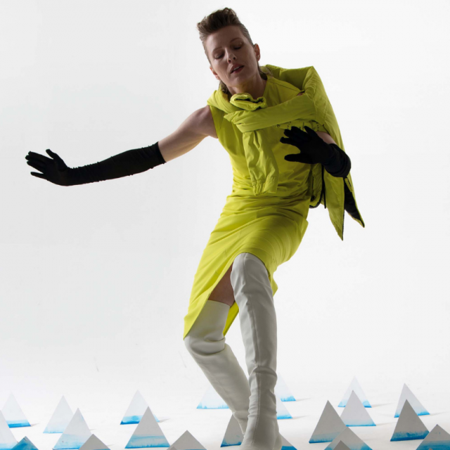 Fotografija: Filip Koludrović
Uredio: Romano Decker/ Styling: Petar Trbović/ Make-up: Saša Joković/ Kosa: Milena Maršić @Glamour/ dizajn seta i rekvizita: Liberta Mišan 
Asistentica rasvjete Mirta Pejić; asistentica stilista Laura Bošnjak; asistent make-upa Marko Tolić 
 