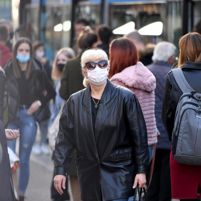 Građani s maskama u Zagrebu