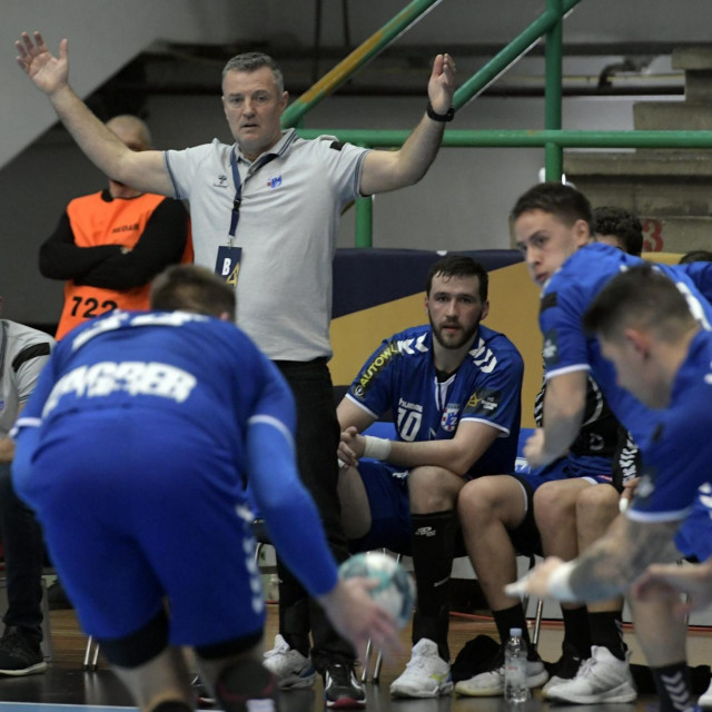 Ivica Obrvan s igračima PPD Zagreba