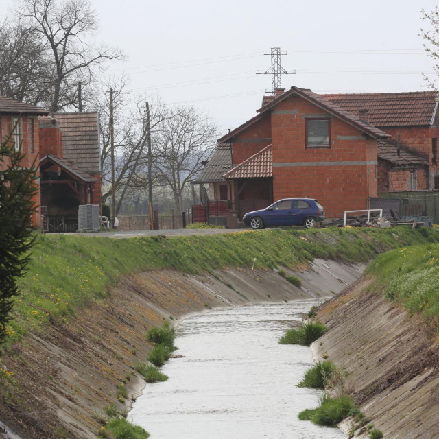 Na fotografiji: Romsko naselje iz kojega dolazi pretučena djevojčica.
 