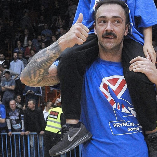 Iz nekih sretnijih dana - Damir Markota na proslavi naslova 2019. godine