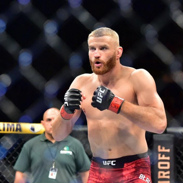 SP - Sao Paulo - 11/16/2019 - UFC Sao Paulo - Jan Blachowicz (red gloves) vs. Ronaldo ”Jacare” Souza (blue gloves) during UFC at Ginasio Ibirapuera. Photo: Jason Silva/AGIF (Photo by Jason Silva/AGIF/AGIF via AFP)