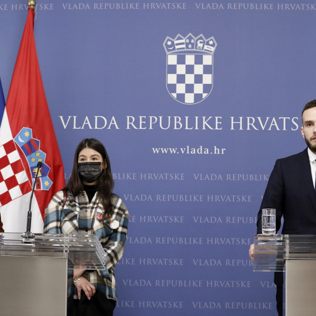 Minitar Aladrović s Martom Divjak i Antonijom Skender