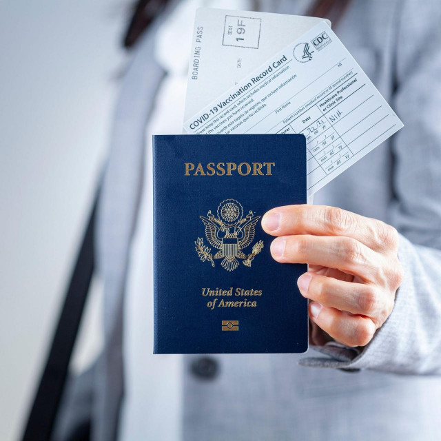 Ilustracija: covid putovnica