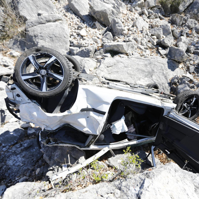 Mjesto teške prometne nesreće kod ulaza u Staru Bašku