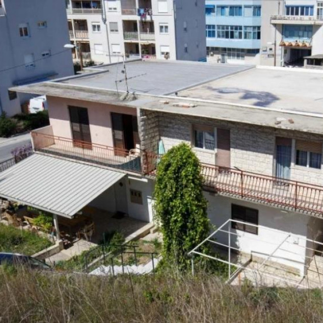 kuća u kojoj je sjedište tvrtke 'Sunčani Žnjan'