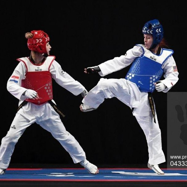 Lena Stojković  vs. Monique Rodriguez (2019, Manchester)