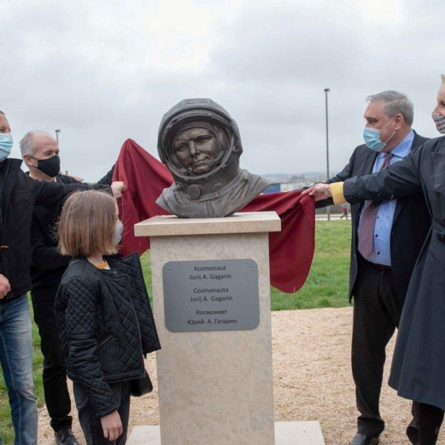Otkriveno Gagarinovo poprsje