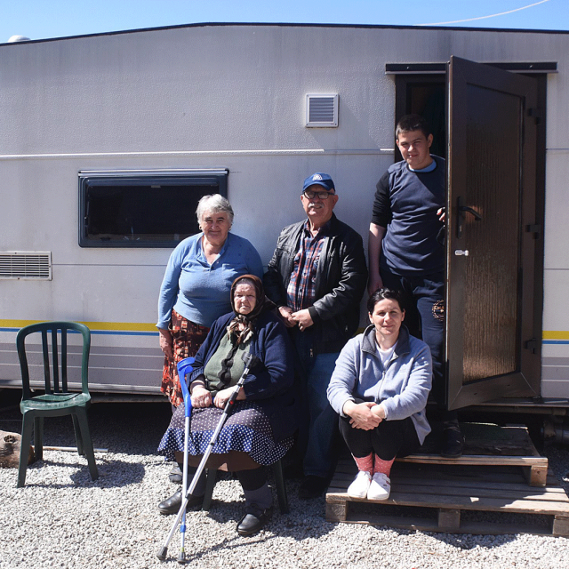 Đuro sa suprugom i djecom