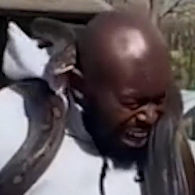 'Gricnula me za uho'