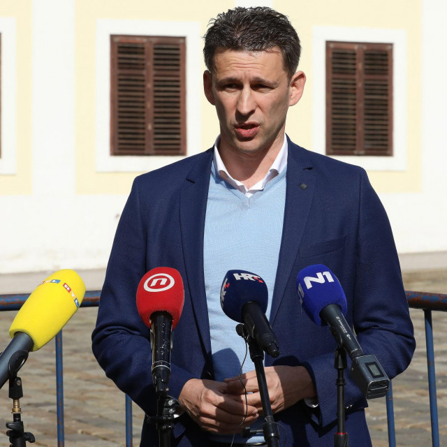 Božo Petrov
