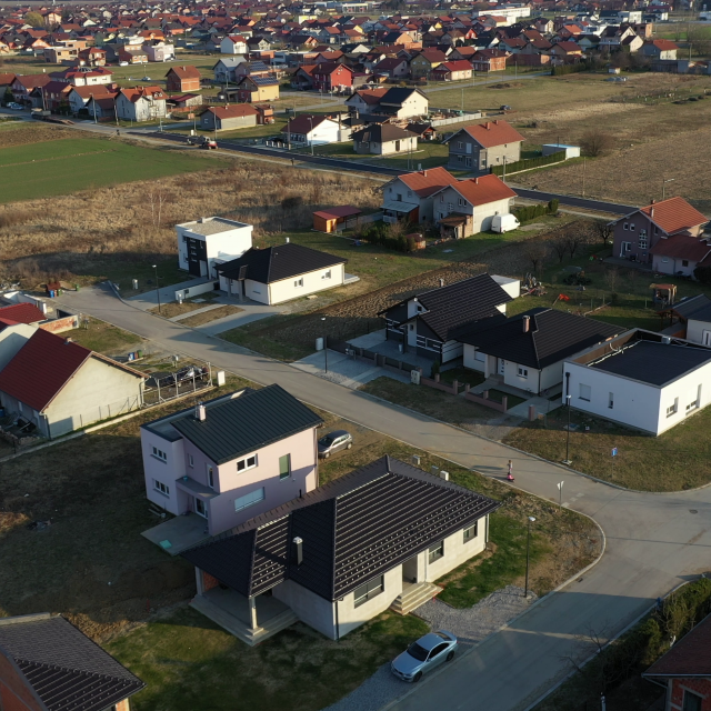 Obiteljske kuće izgrađene na gradskim zemljištima