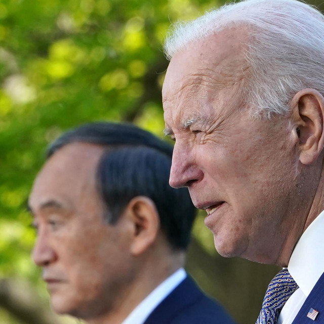 Yoshihide Suga i Joe Biden