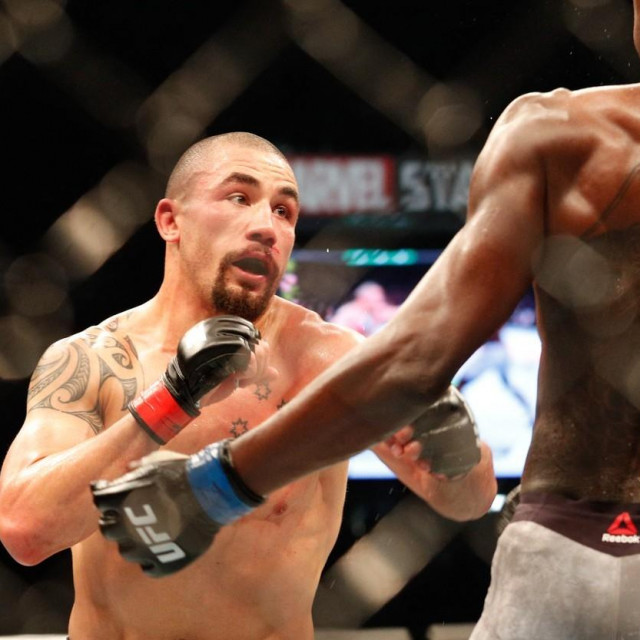 Robert Whittakeri Israel Adesanya