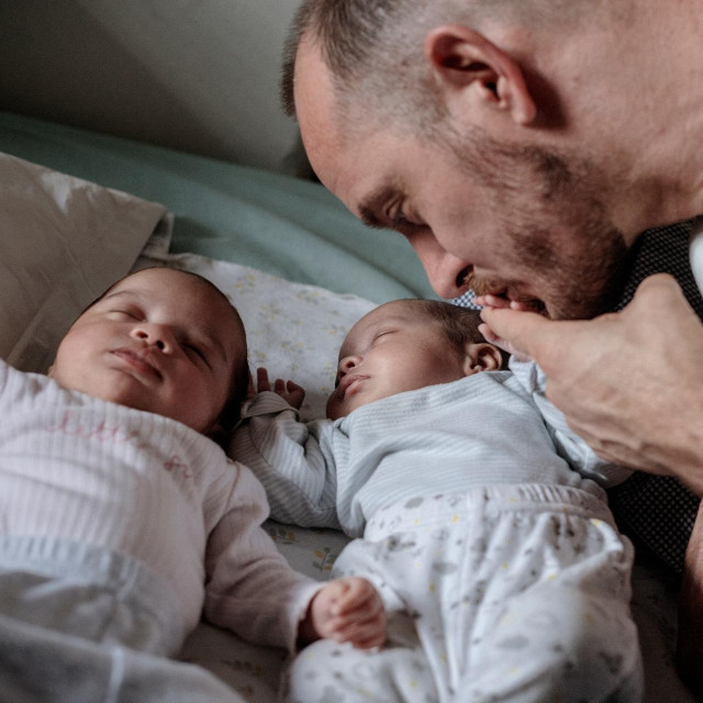 Phillip Lühl s kćerima Paulom i Mayom