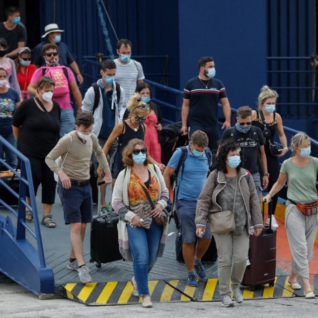 Od turista će se svejedno tražiti svježi PCR test ili potvrda o cijepljenju prije dolaska u zemlju