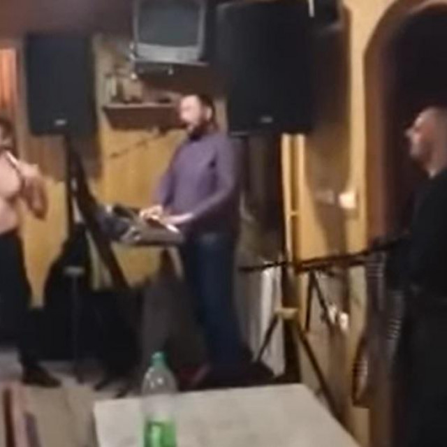 Muškarac s mitraljezom 