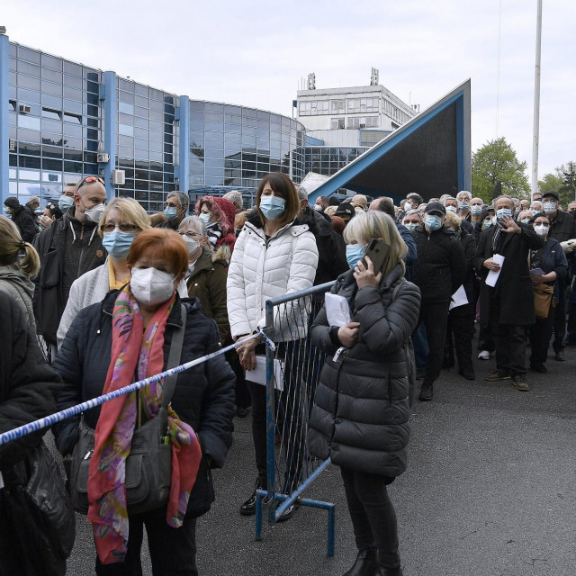 Gužva za cijepljenje na Velesajmu