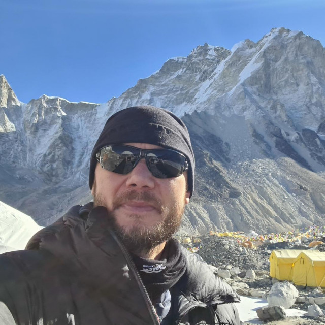 Mario Celinić u baznom kampu na Himalaji priprema se za uspon na Mt. Everest