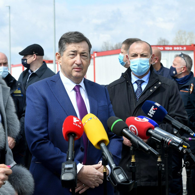 Lőrinc Mészáros i Tomo Medved