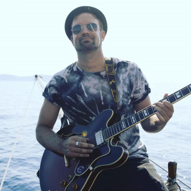 Kolodvor: Ne dam ti da plešeš sama