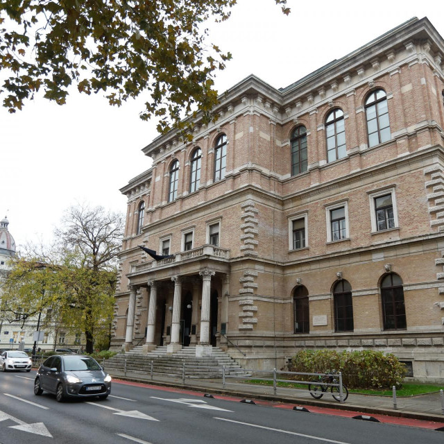 Zgrada HAZU na Strossmayerovu trgu u Zagrebu