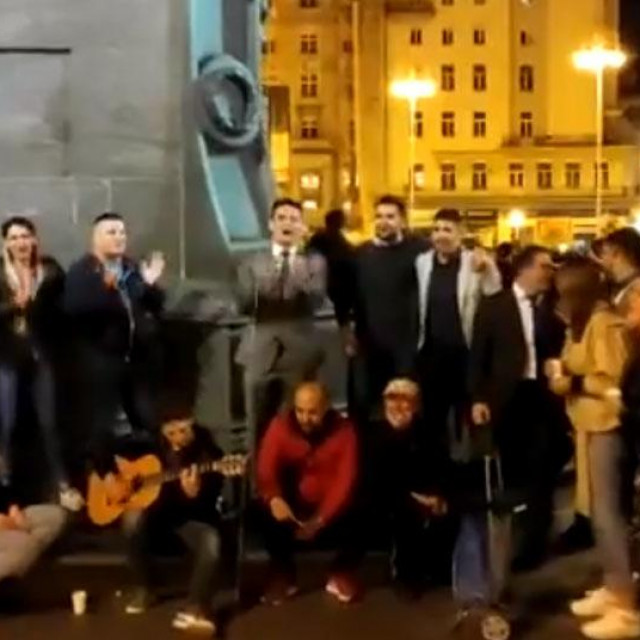 Ekipa Mostovaca na Trgu bana Jelačića